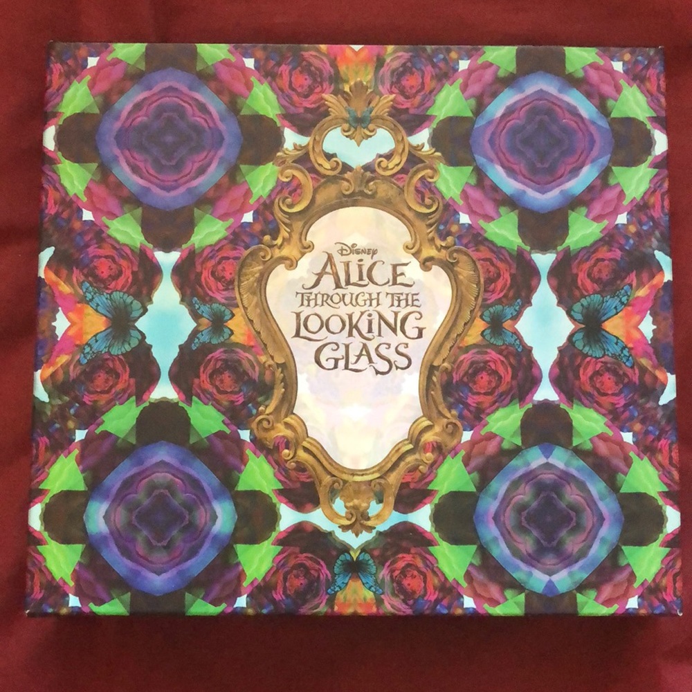 Urban Decay Alice through the looking glass IN BOX